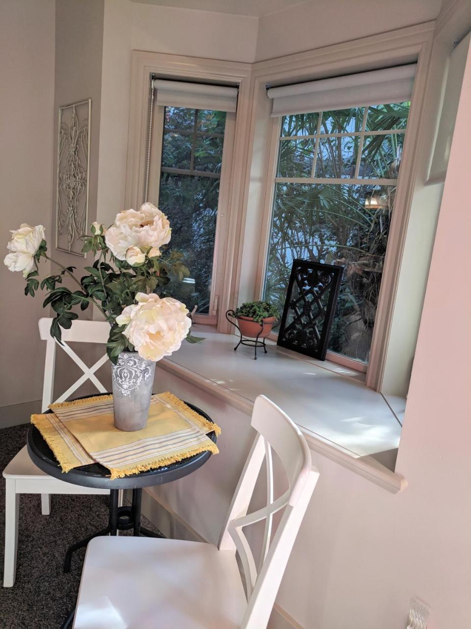 Amara Bed & Breakfast (Adults Only) Sidney Exteriör bild