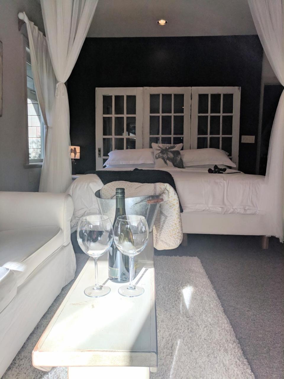 Amara Bed & Breakfast (Adults Only) Sidney Exteriör bild